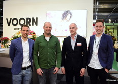 Op de stand van Voorn Sprayroses stonden Jan Piet, Frank Voorn, Rob Meijdam van Flower Support, en Sander Pit iedereen te woord die meer wilde weten van producten van Voorn Sprayroses. Het volledige assortiment aan Nederlandse trosrozen, 26 soorten in totaal, werden getoond. Alle soorten worden in Nederland geteeld.